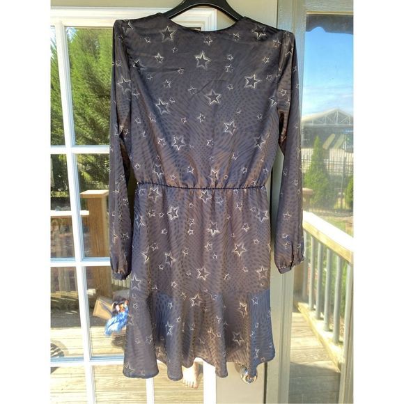 Slate & Willow NWT Star Printed Faux Wrap Black Dress, Size Medium, MSRP $250 - Picture 13 of 13